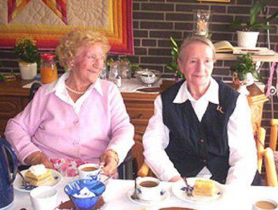 Gemeinsames Beisammensein bei Kaffee und Kuchen