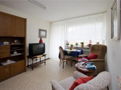 Die Senioren können ihr Zimmer mit eigenen Möbeln einrichten