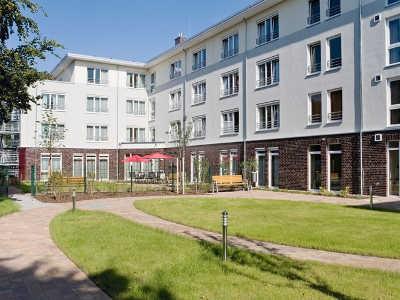 Blick vom Garten auf das Domizil Hamburg-Billstedt