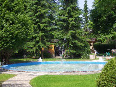 Ein Teich gehört mit zum Haus