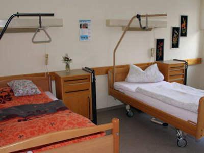 Doppelzimmer im Seniorenwohn- und Pflegeheim Hammergmünd