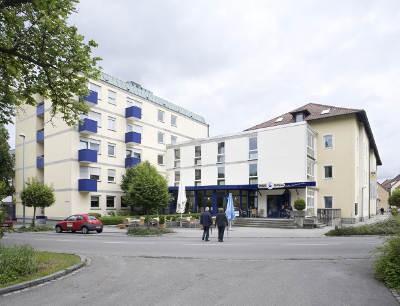 Außenansicht der Appartementanlage, christliches betreutes wohnen in Bad Windsheim