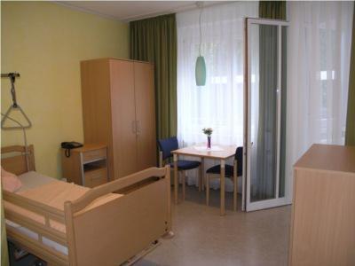 Lichtdurchflutete Zimmer können mit eigenen Möbel individuell eingerichtet werden