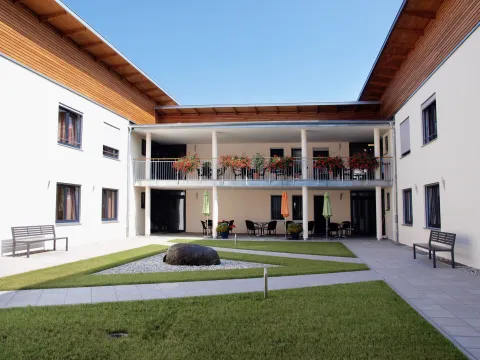 BRK Seniorenwohn- und Pflegeheim St. Andreas