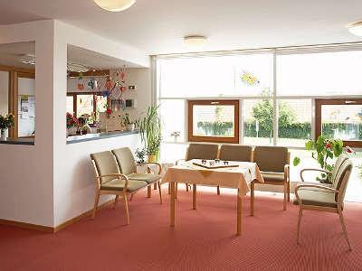 Die Rezeption im Foyer