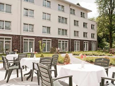 Die großzügig gestaltete Terrasse