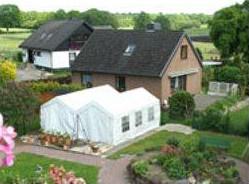 Zum Haus gehört auch ein Garten