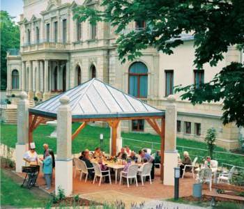 Der Café-Pavillon ist ein beliebter Treffpunkt der Bewohner