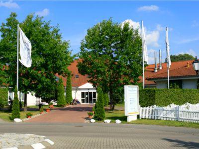 Der Senioren-Wohnpark Tangerhütte ist von einer schönen Grünanlage umgeben