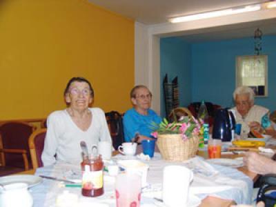 Bewohnerinnen und Bewohner des Seniorenzentrums