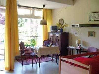 Ein Blick in das Wohnzimmer eines Bewohners