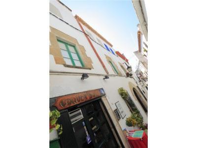 Sitges bezaubert mit kleinen Gassen und spanischen Urlaubsflair