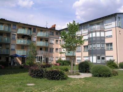 Der zur Sonnenseite gewandte Garten der Hauses ermöglicht freien Blick auf die herrliche Natur der Umgebung