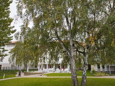 Direkt vorm Gebäude befindet sich eine Parkanlage des KerVita Senioren-Zentrum "Am Botanischen Garten" in Rostock