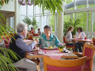 Im Wohnpark Neuendettelsau sind schnell neue Bekanntschaften geknüpft