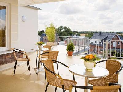 Die großzügig gestaltete Terrasse