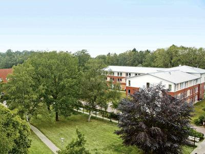 Das Haus liegt idyllisch im Grünen