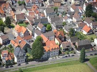Luftbild des Pflegezentrums Mainterrasse mit Umgebung