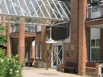 PFLEGEN & WOHNEN ALTONA