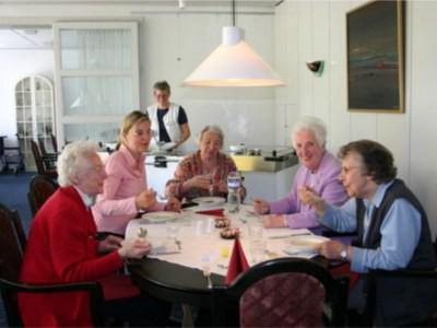 Gemeinsames Essen in geselliger Runde