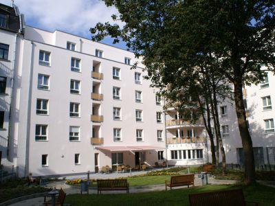 Gartenansicht des Pflegewohnstifts Am Thonberg in Leipzig