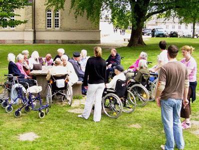 Zur Seniorenresidenz Stampfmühle gehört ein eigener Park