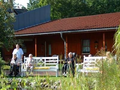 Die Gartenanlage des Pflegeheim AWO-Altenhilfezentrum Lotte-Lemke-Haus in Bremerhaven