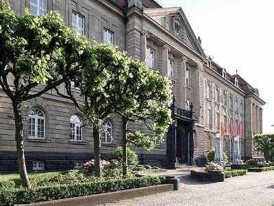 Seitenansicht der Kursana Villa Hannover
