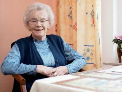 Zufriedene Bewohnerin des Pflegezentrum