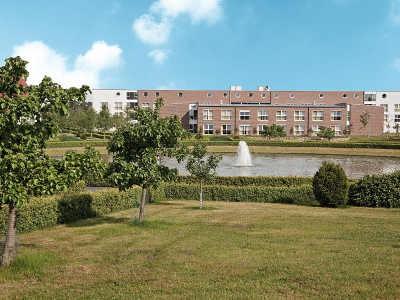 Blick vom Garten aus auf das Kursana Domizil Lingen
