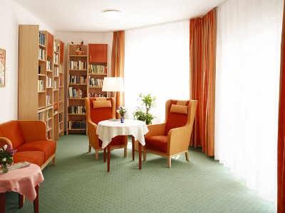 Die Bibliothek bietet reichlich Lesestoff
